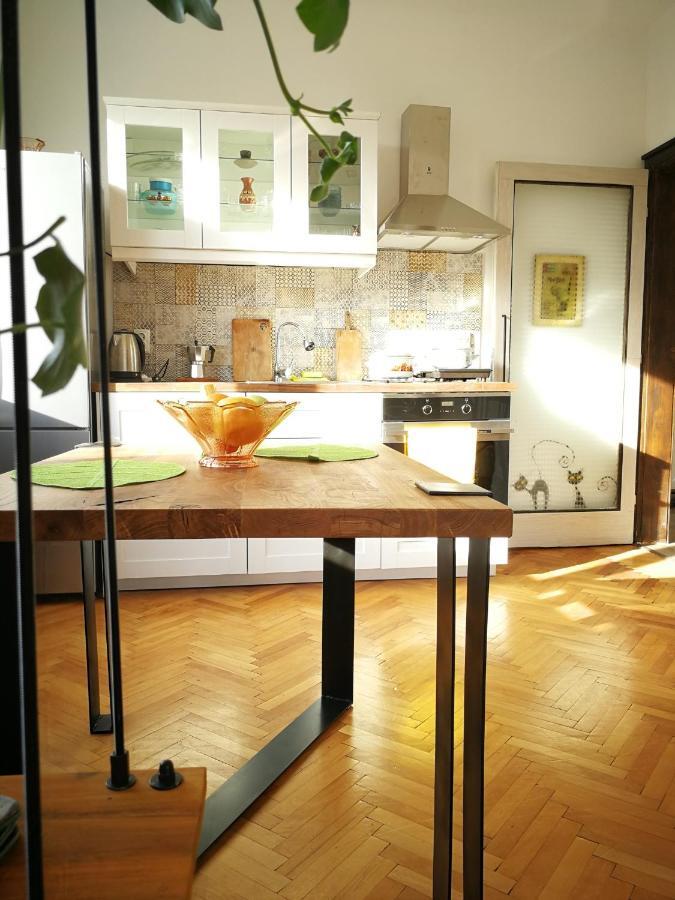 Sunny Downtown For 4 София