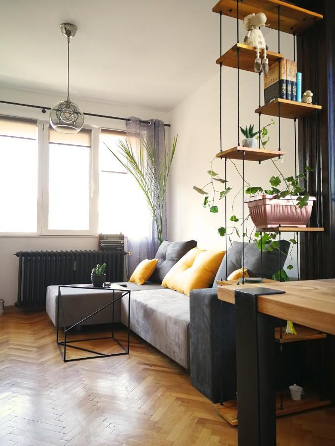 Apartment Sunny Downtown For 4 *